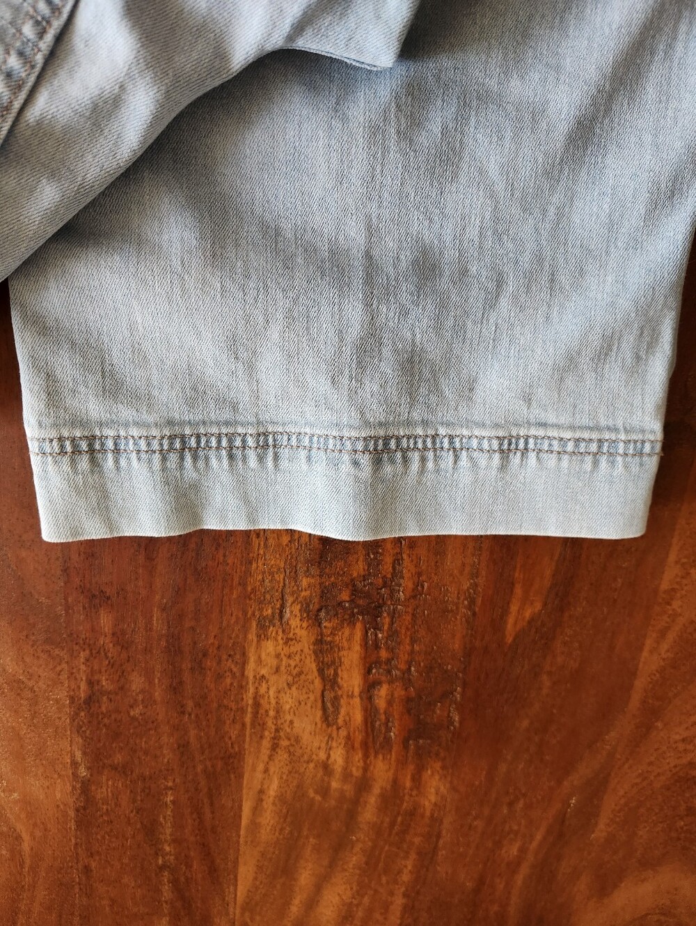 American Eagle Low Rise Wide-Leg Jeans In Faded Light Wash 4 - Picture 4 of 13